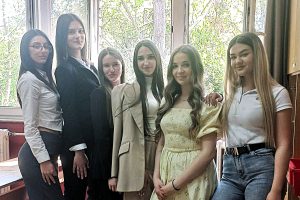 Успех наших ученица на Републичком такмичењу у симулацији судског процеса у Земуну
